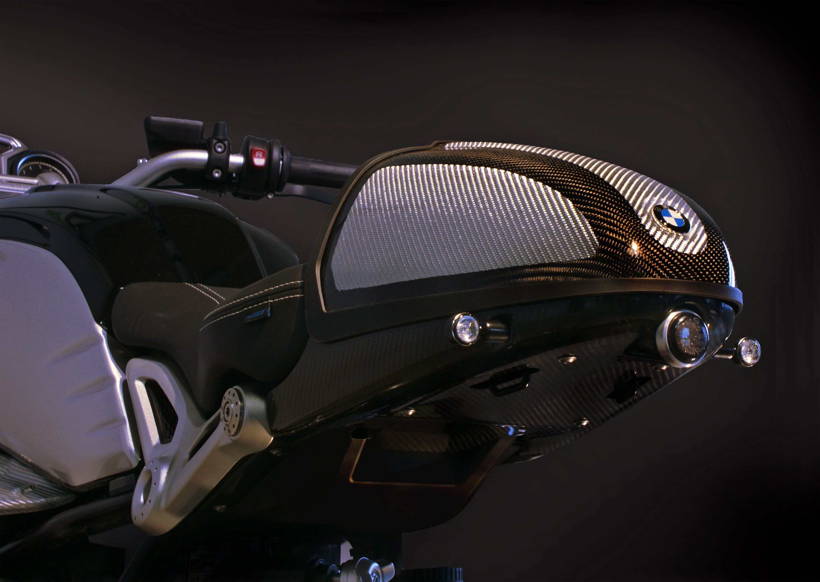 Carbon-Heck-mit-OS-Blinker