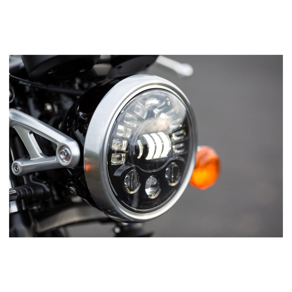 J-W-Speaker-Thruxton-1200-b