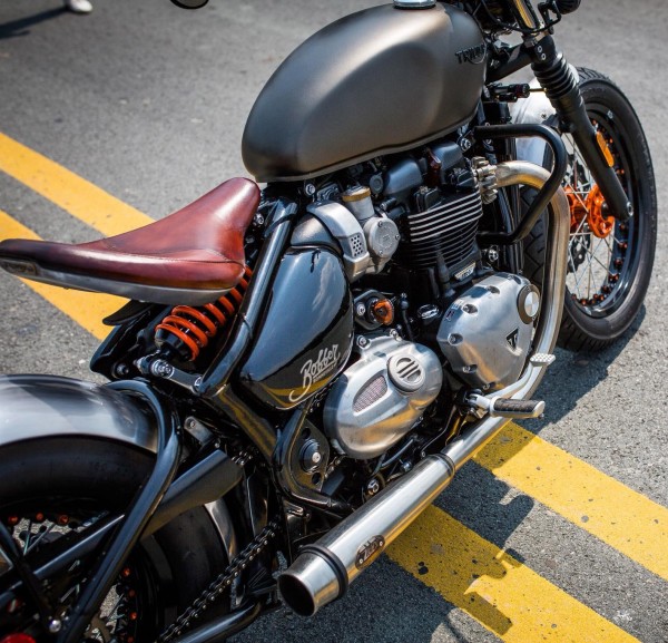 triumph bobber tank bag