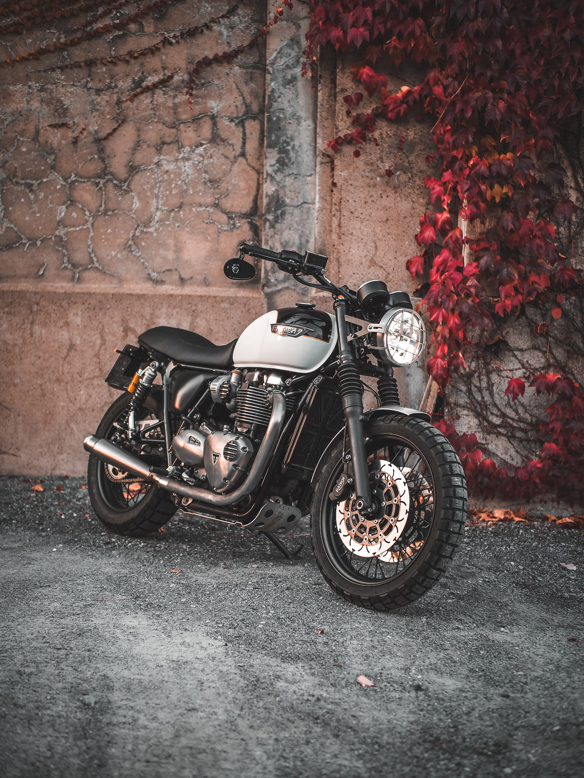 Regulator Relocation Kit Bodyparts Bodyparts Triumph LC / FROM