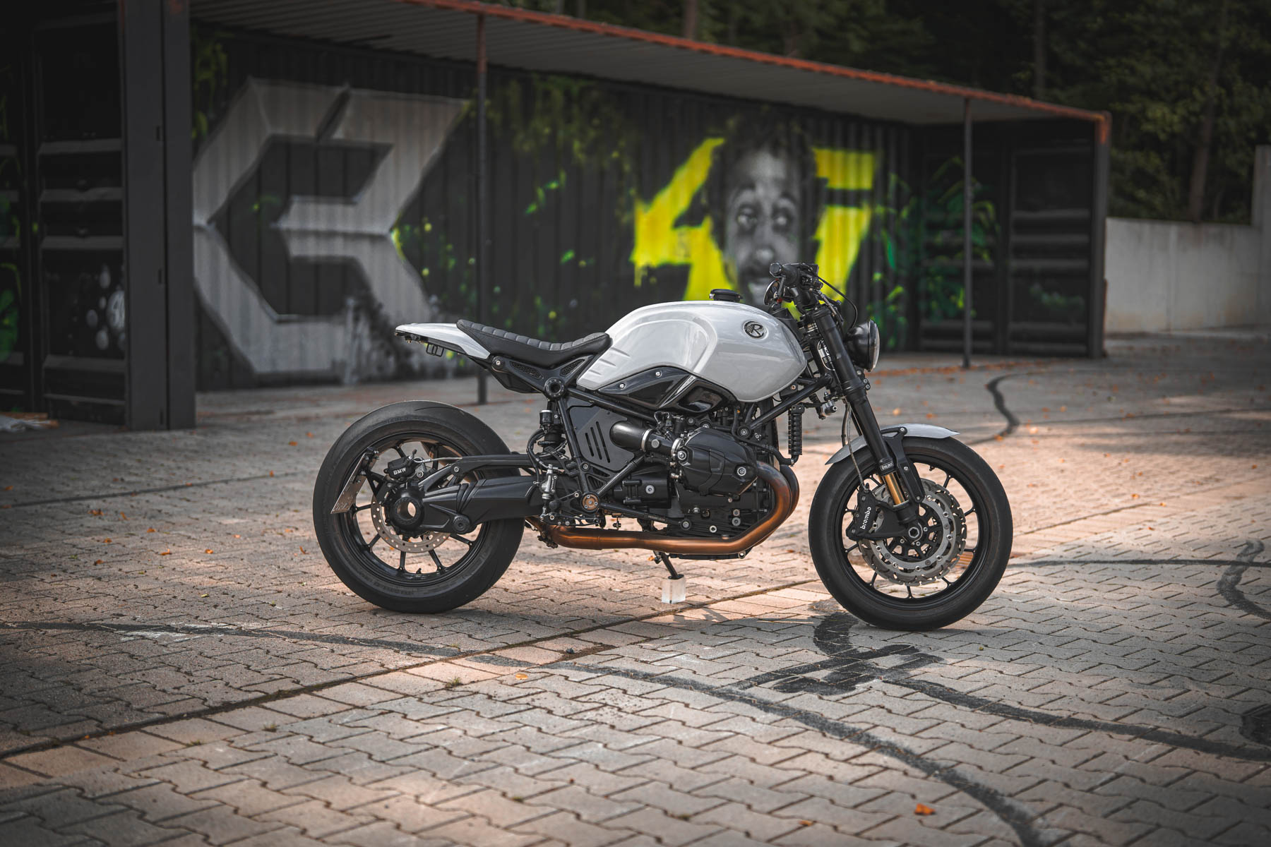 Flat Seat BMW R9T