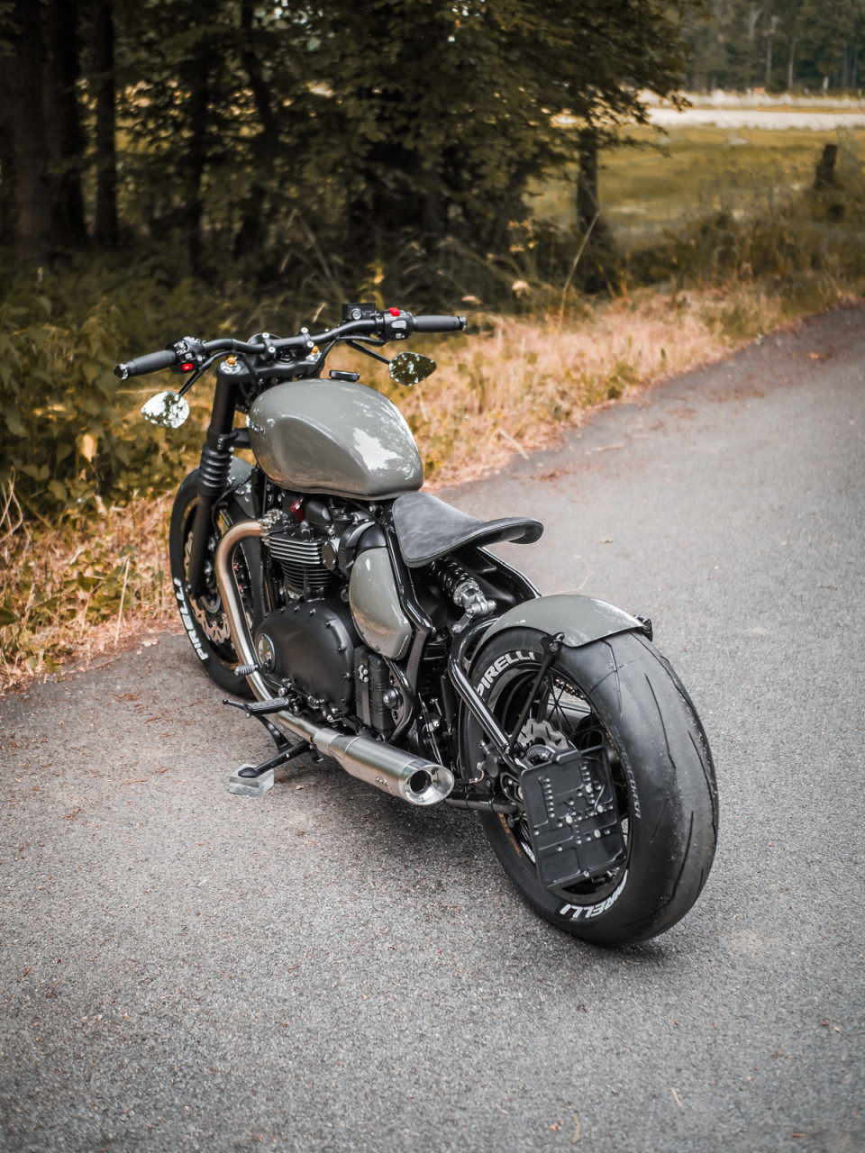 Triumph Bobber Short Rear Fender - short rear with LED indicators/rear ...